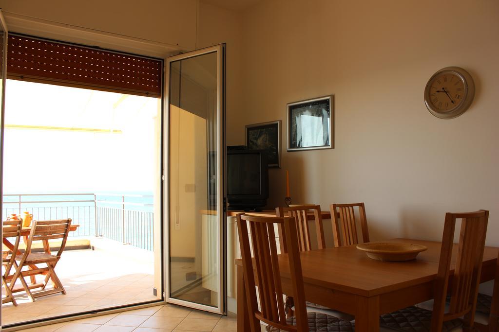 Les Agrumes Varigotti Exterior photo